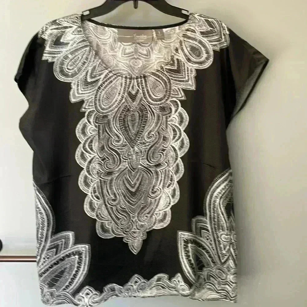 NWOT Chicos satin blouse size 1 (8/10)
